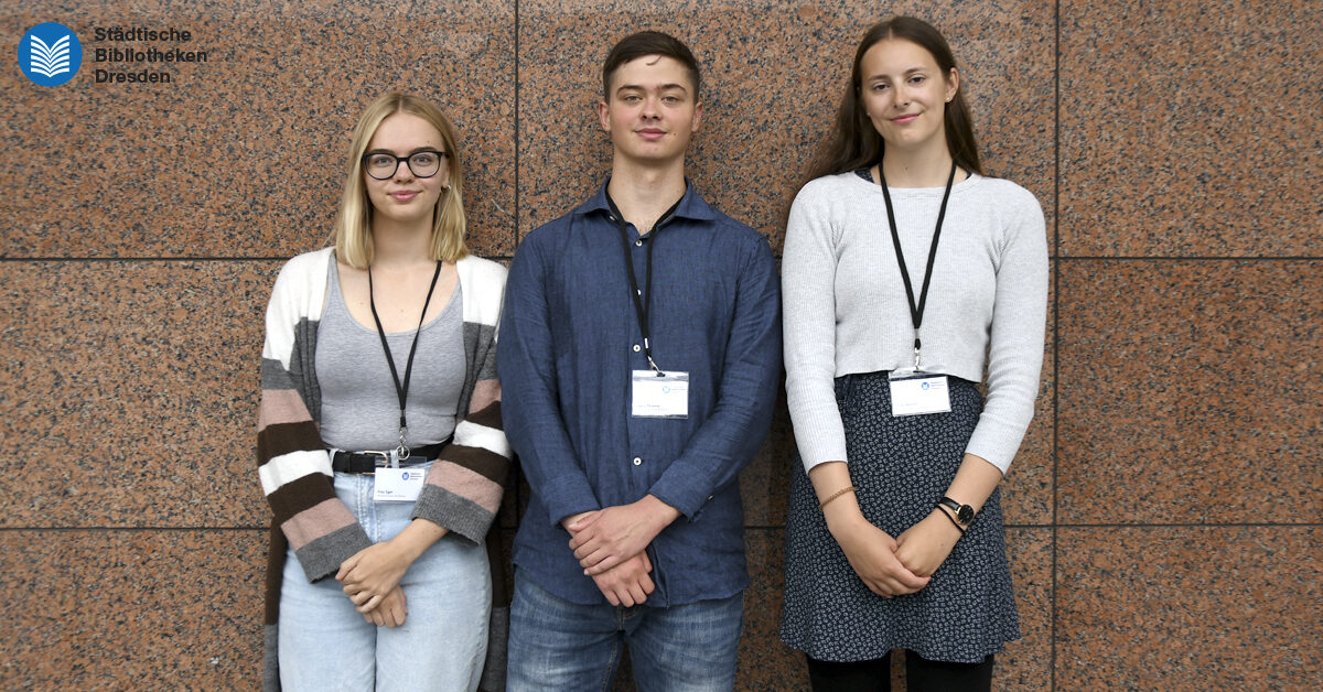 Gruppenfoto der neuen Teilnehmerinnen und Teilnehmer des Freiwilligen Kulturellen Jahres