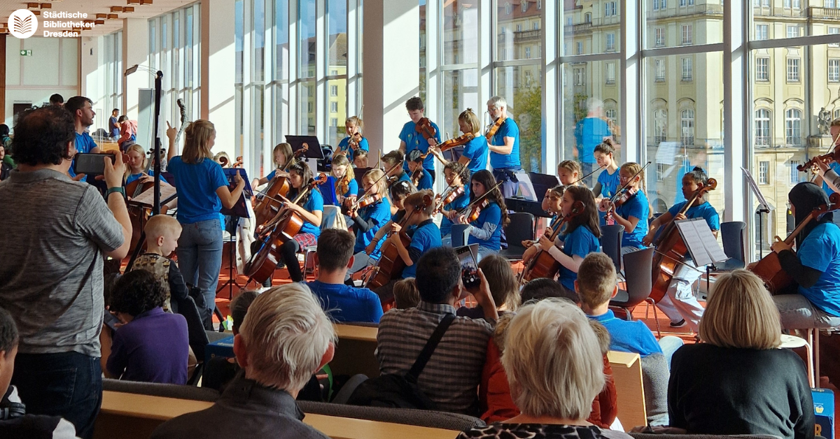 Orchester mit Publikum