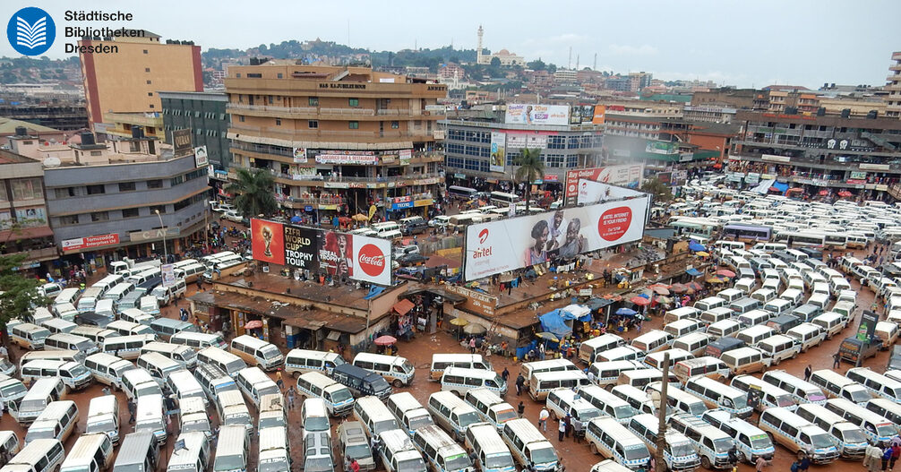 Vekehrsreicher Platz in Uganda