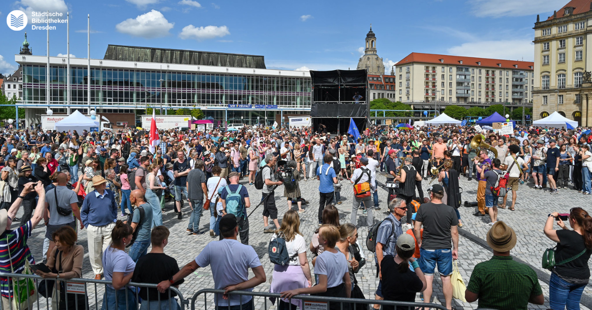 Menschen auf dem Dresdner Altmarkt
