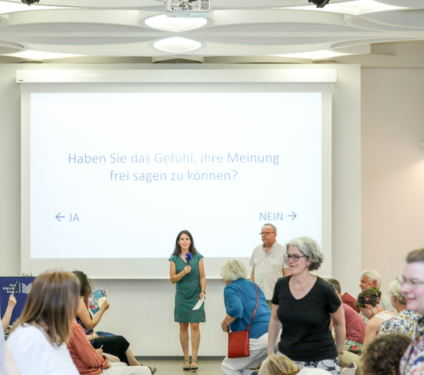 Unterhausdebatte: Von Fake News, Hate Speech...